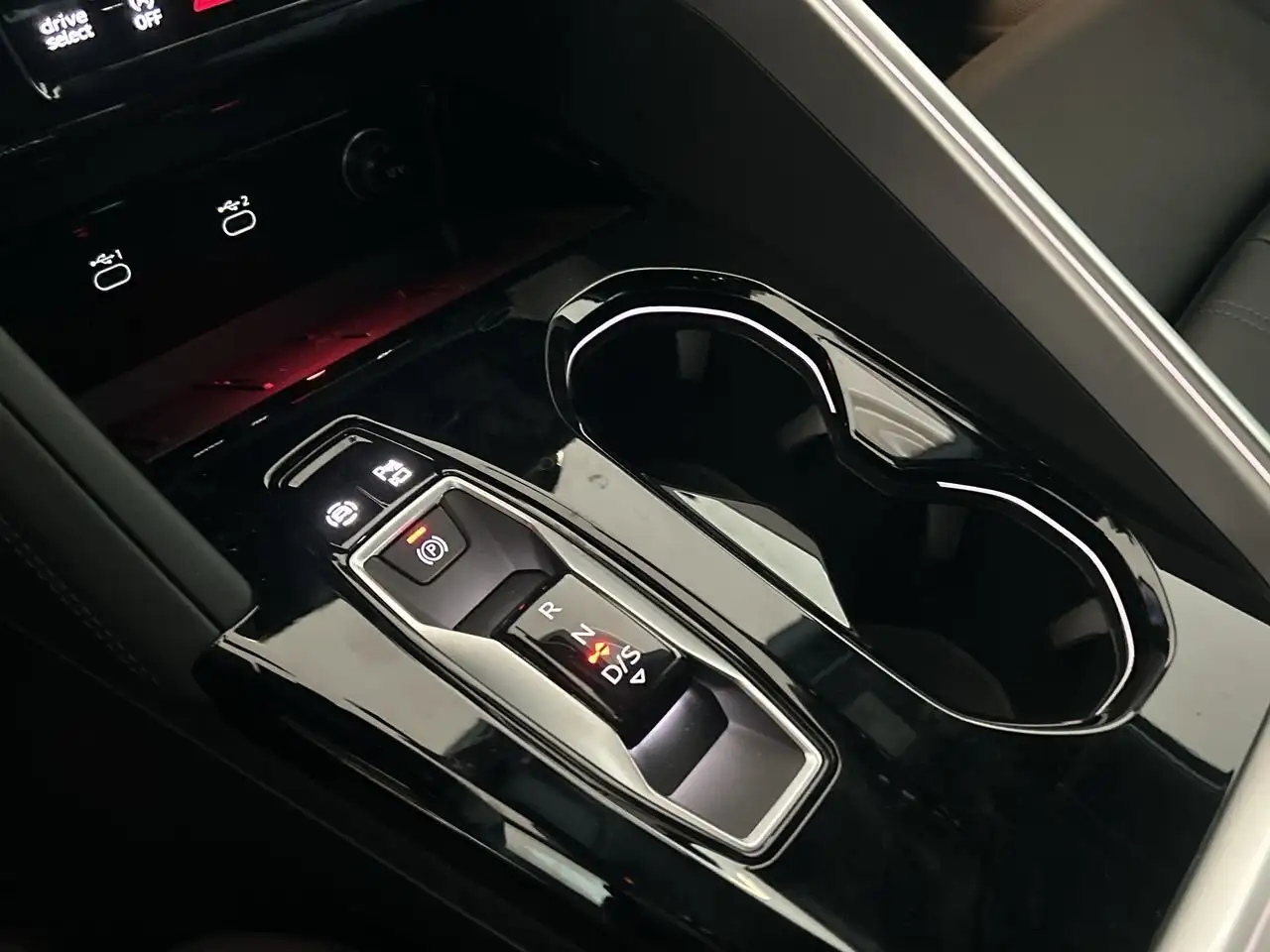 Audi Q5 снимка Audi Q5