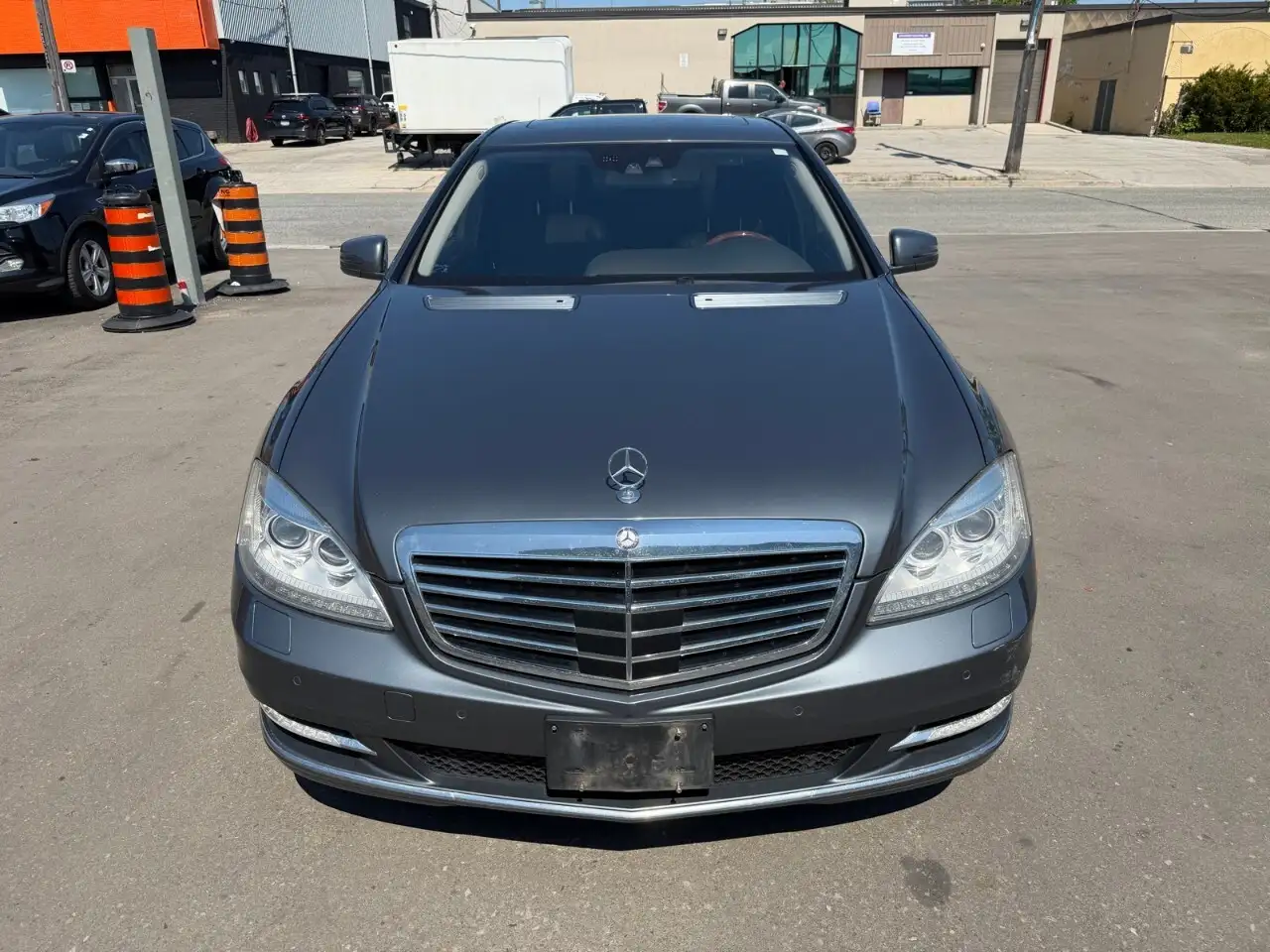 Mercedes-Benz S-Class снимка Mercedes-Benz S-Class
