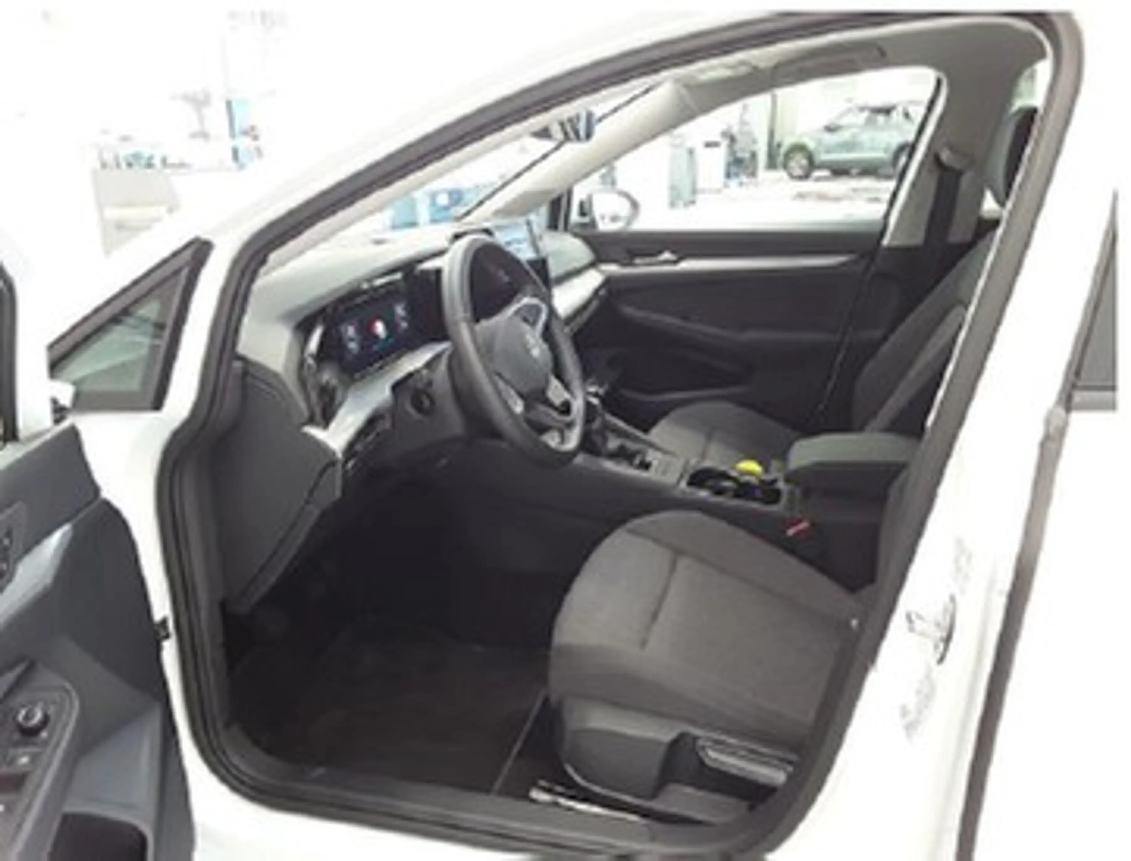 Volkswagen Golf VIII 1,5 TSI Life Navi R-Kamera Soundsyst. Head... — photo 3