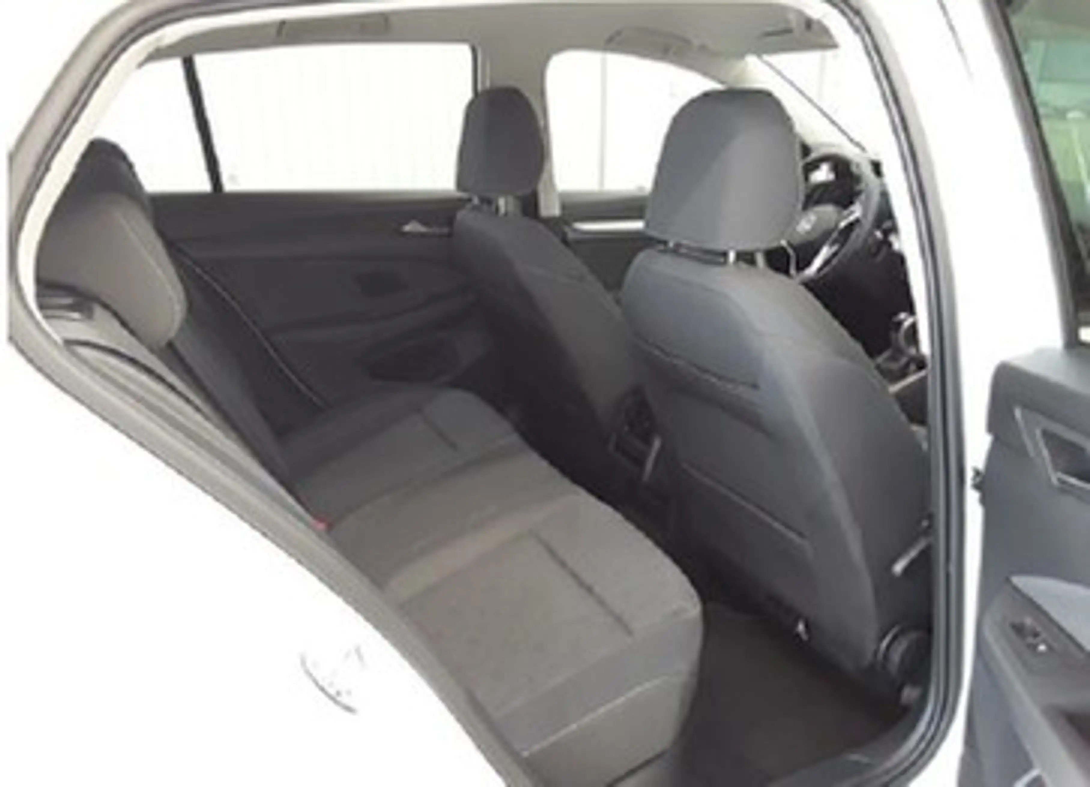 Volkswagen Golf VIII 1,5 TSI Life Navi R-Kamera Soundsyst. Head... — photo 4