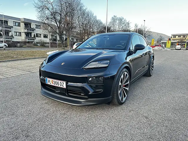 Porsche Macan 4S Beifahrerdisplay 22 Zoll Luftfahrwerk Bose M...