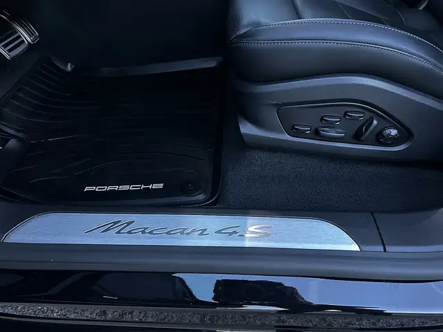 Porsche Macan 4S Beifahrerdisplay 22 Zoll Luftfahrwerk Bose M... Ansicht 27