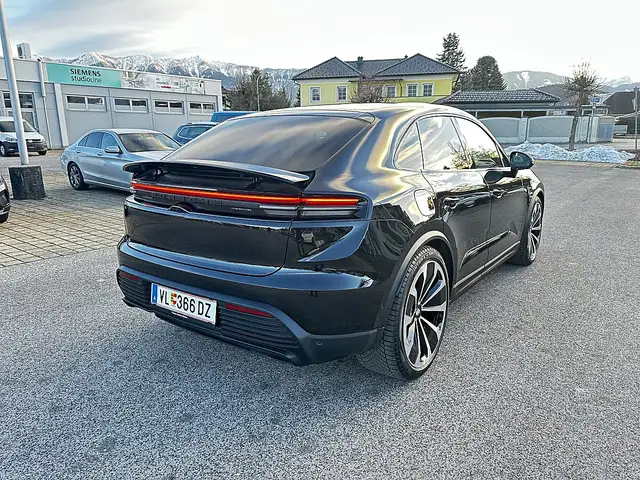 Porsche Macan 4S Beifahrerdisplay 22 Zoll Luftfahrwerk Bose M... Ansicht 4