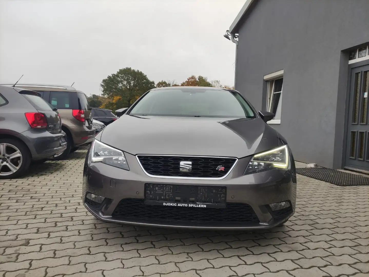 SEAT Leon 1,2 TSI Start Stop Grau - 1