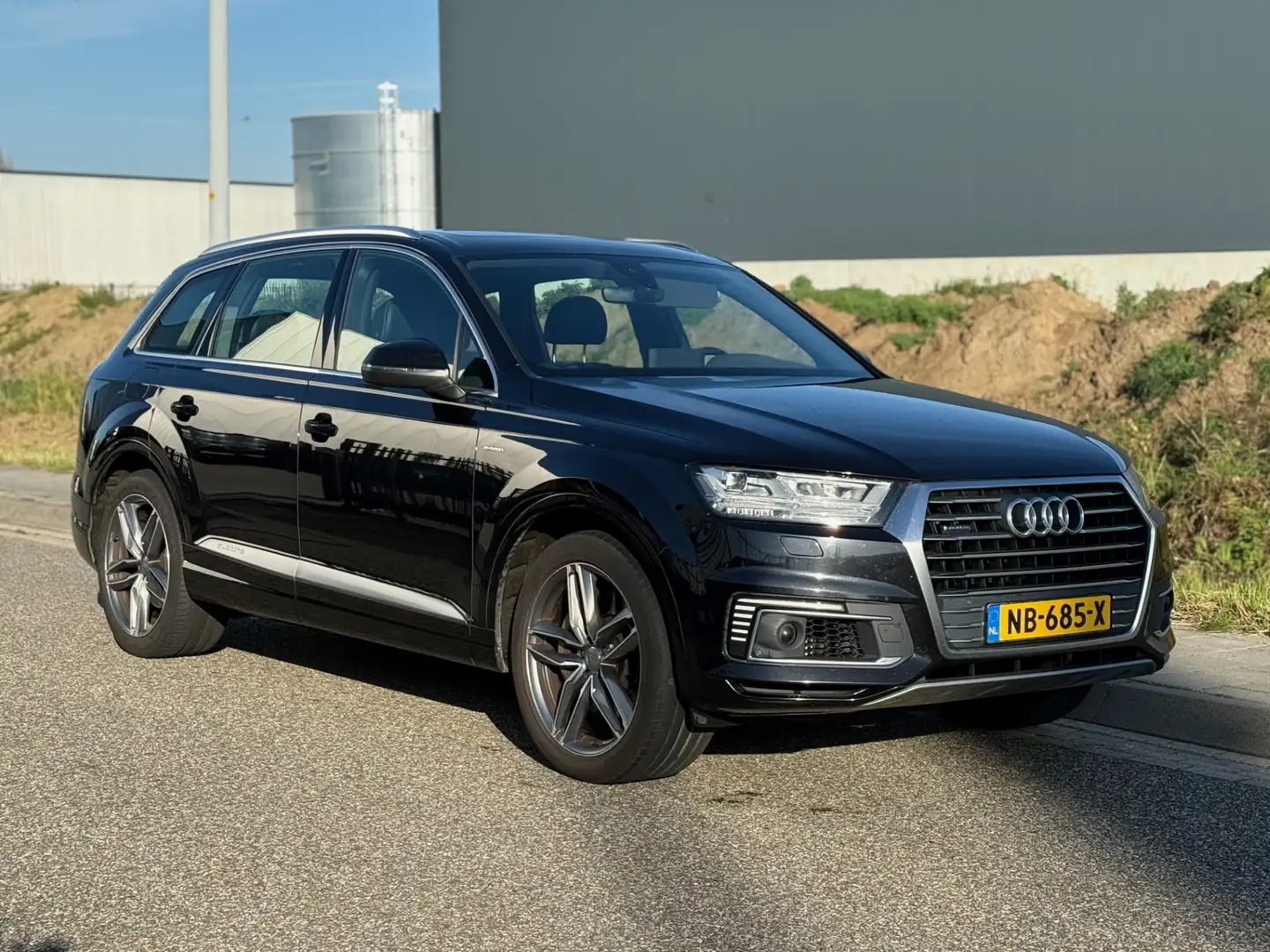 Audi Q7 e-tron 3.0 TDI quattro Sport Panoramadak / Trekhaak. Zwart - 2