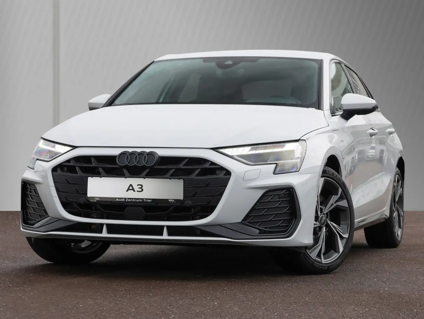 Audi A3 Sportback S line 45 TFSI e Weiß - 2