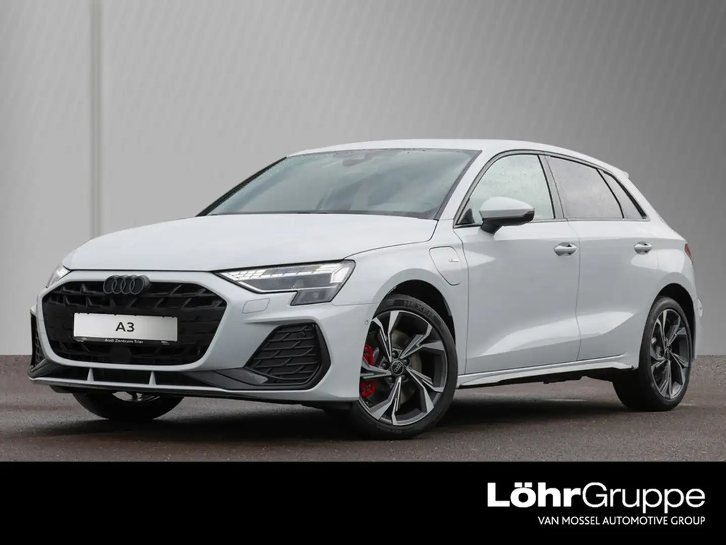Audi A3 Sportback S line 45 TFSI e Weiß - 1