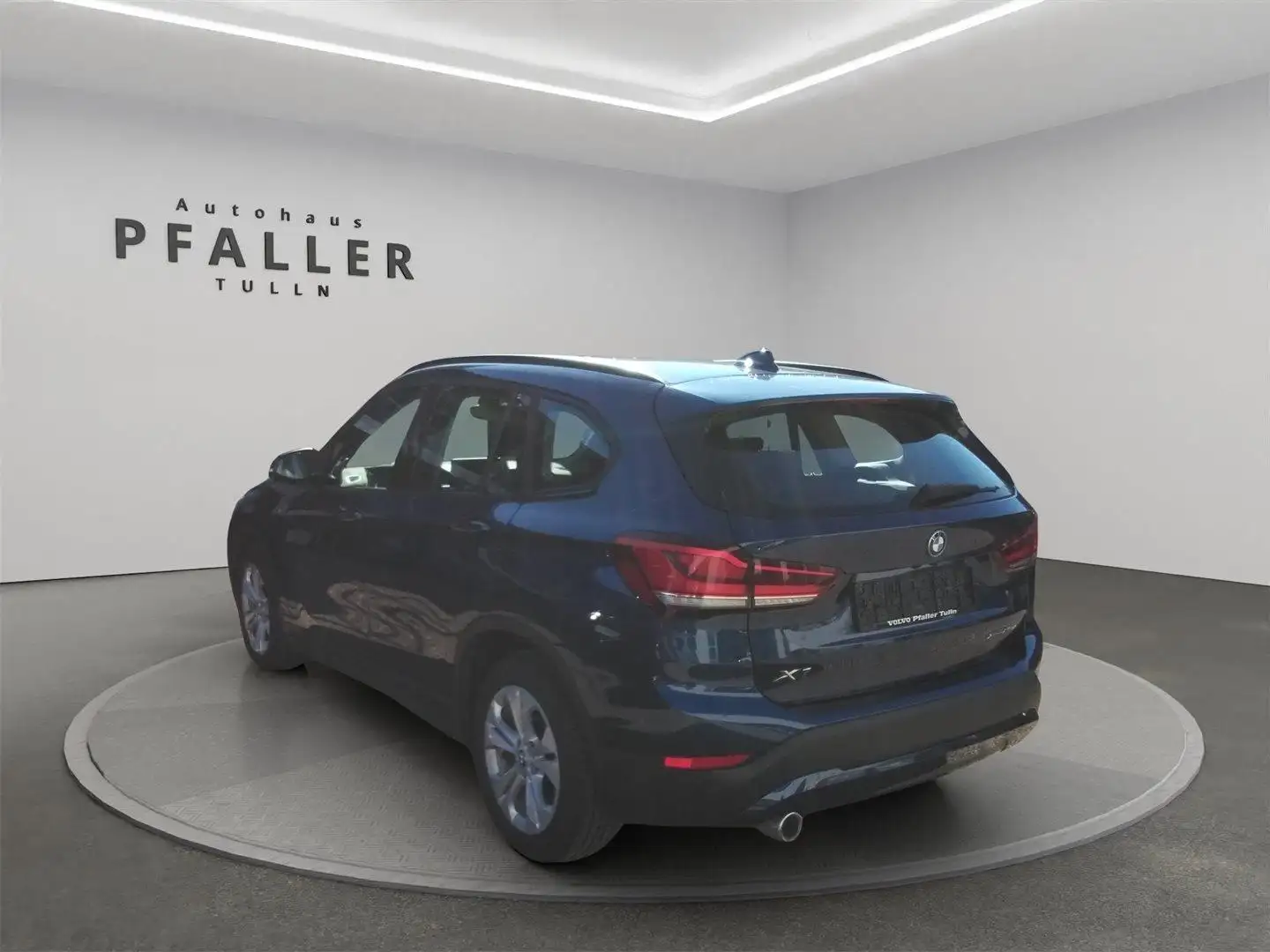 BMW X1 xDrive25e PHEV Blau - 2