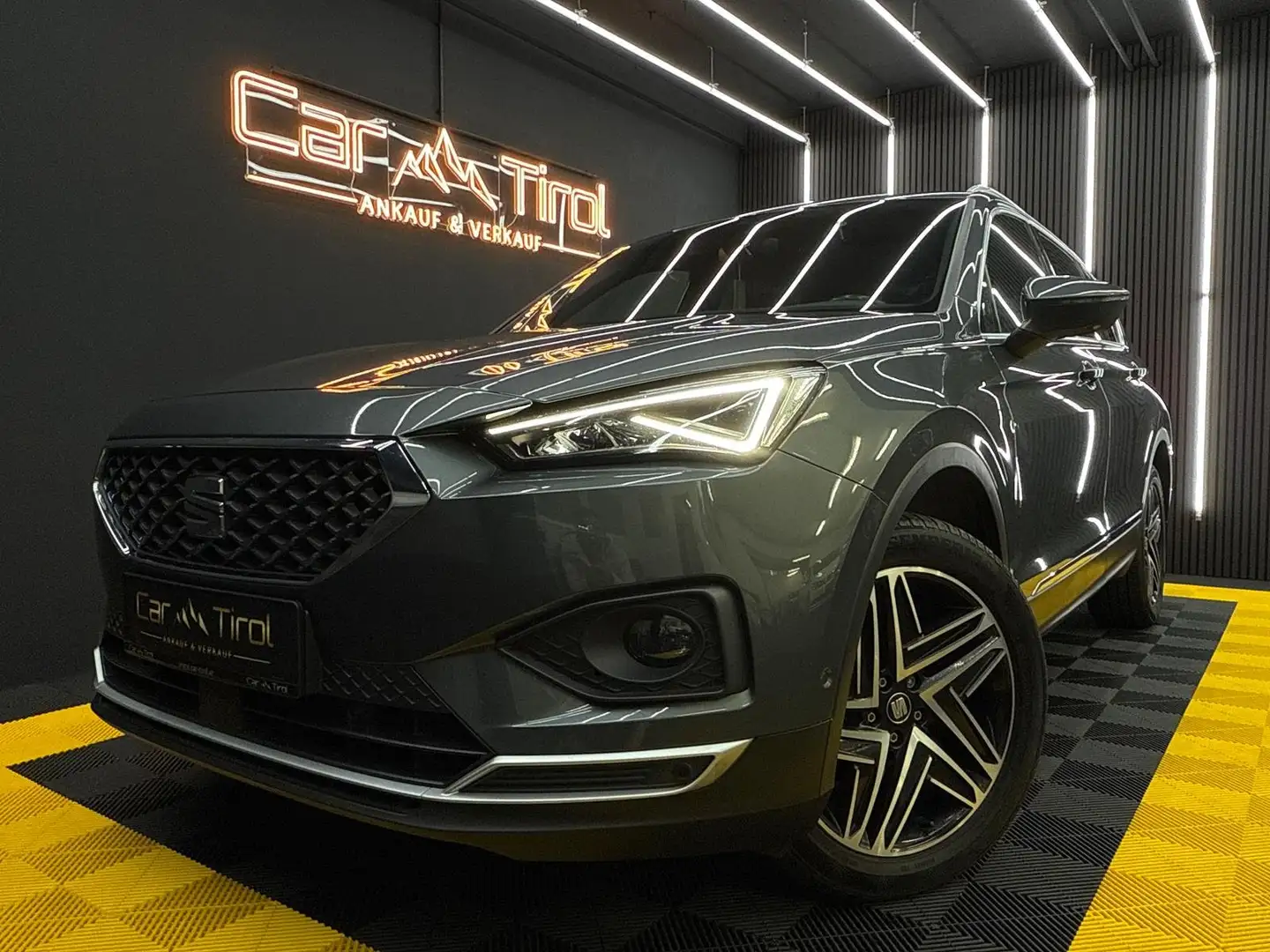 SEAT Tarraco Xcellence 4Drive *ERSTBESITZ*RÜCKFAHRKAMERA Grau - 1