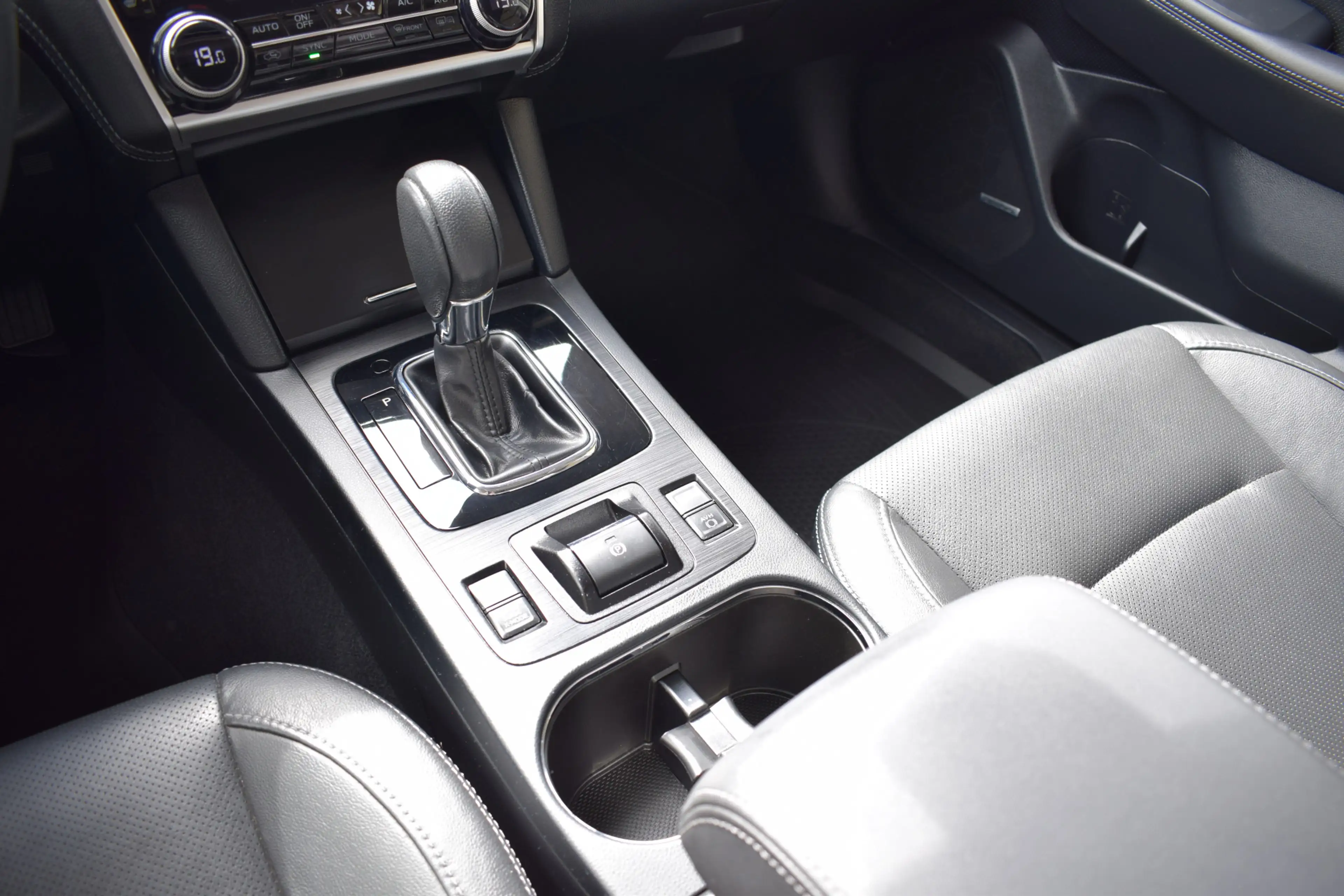 Subaru OUTBACK 2.5i Premium - Dealer onderhouden — photo 30