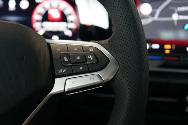 Volkswagen Golf view 14