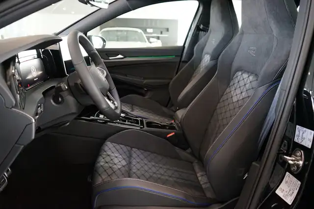 Volkswagen Golf view 9