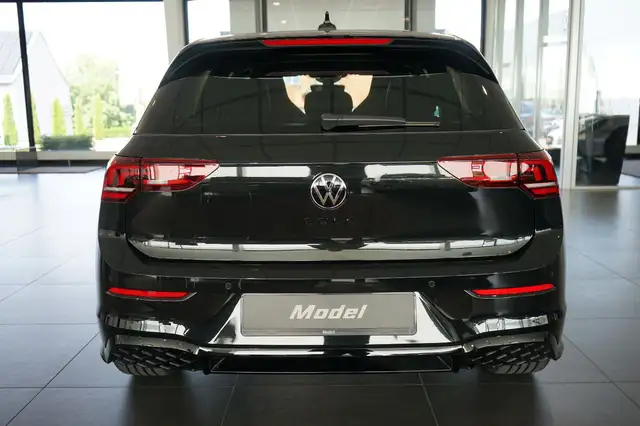 Volkswagen Golf view 4