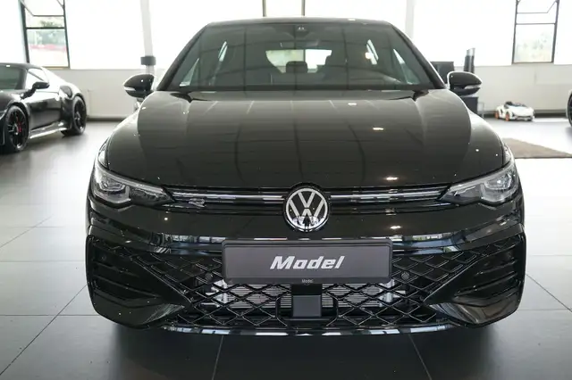 Volkswagen Golf view 3
