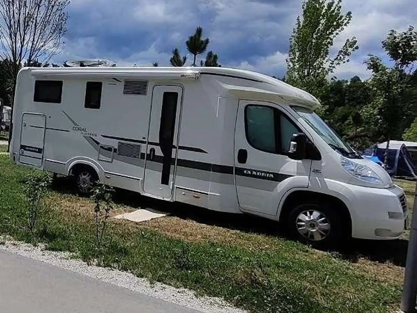 Caravans-Wohnm Adria Coral Plus S 670 SL Blanc - 1