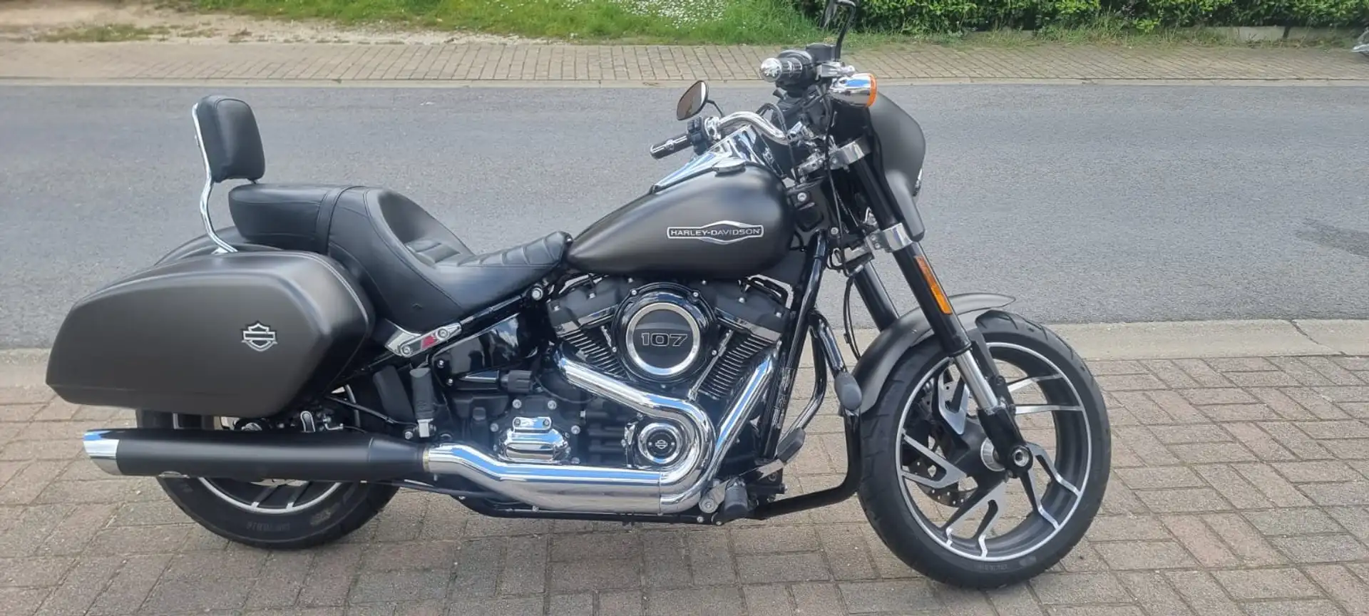 Harley-Davidson Sport Glide - 1