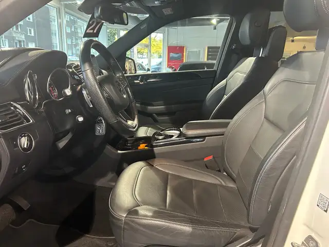 Mercedes-Benz GLS view 11