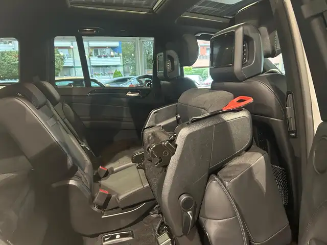 Mercedes-Benz GLS view 25