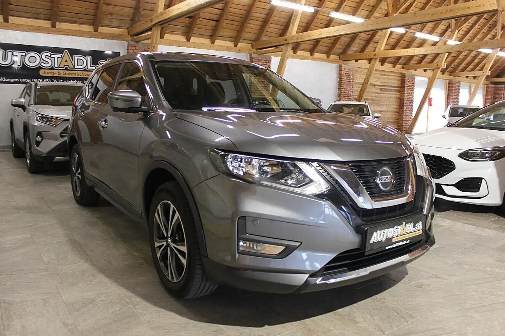 Nissan X-Trail X-TRAIL 1,7dCi Tekna ALL-MODE 4x4i Grau - 2