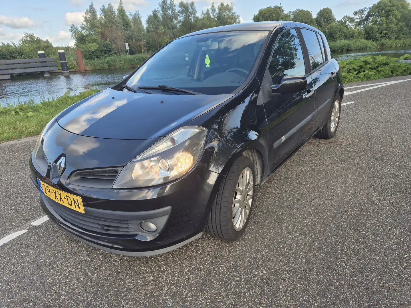 Renault Clio 1.2 TCE Dynamique Zwart - 2