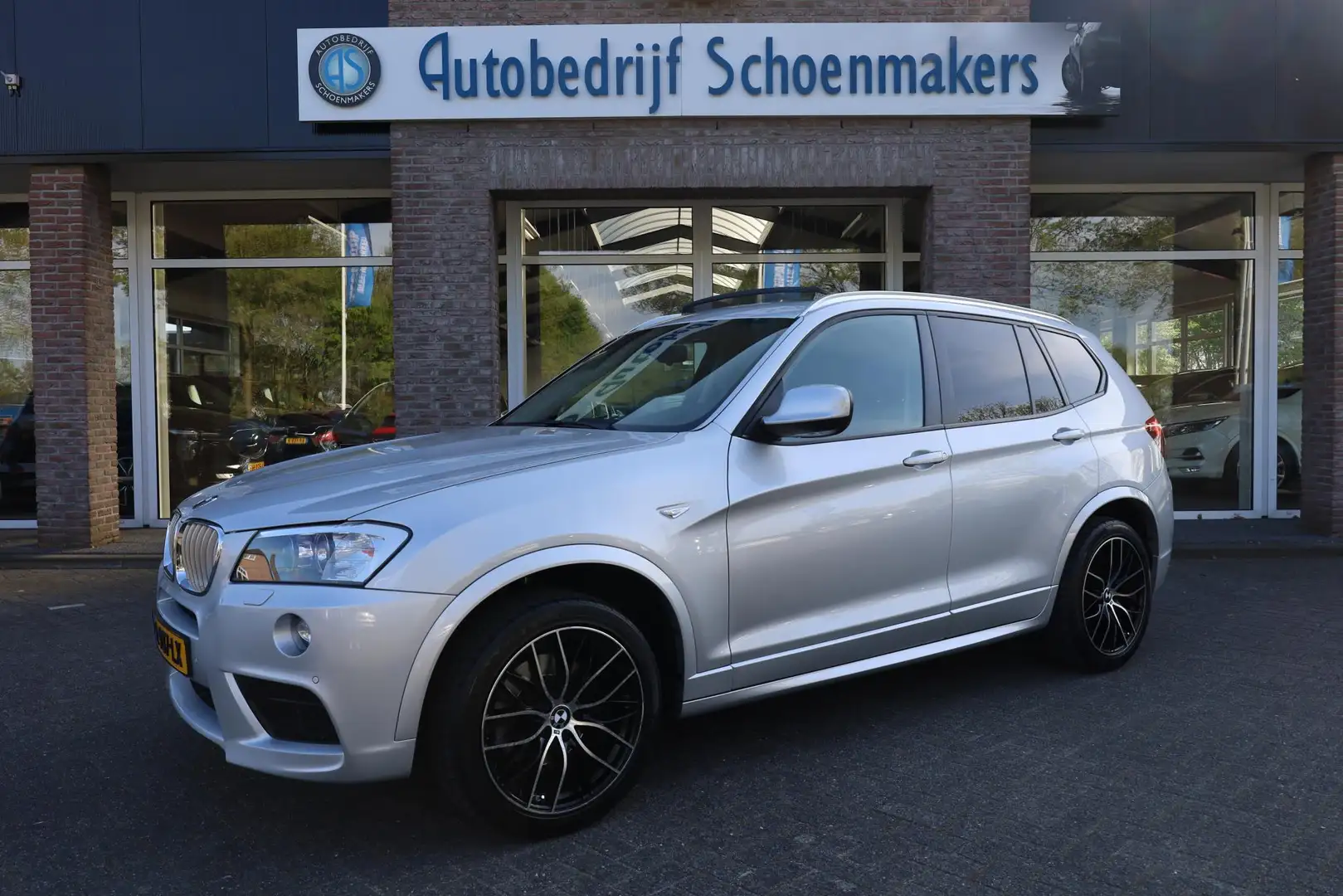 BMW X3 xDrive28i High Executive M-SPORT CAMERA PANO LEER+ Grijs - 1