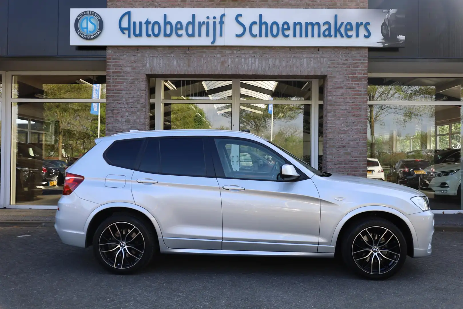 BMW X3 xDrive28i High Executive M-SPORT CAMERA PANO LEER+ Grijs - 2