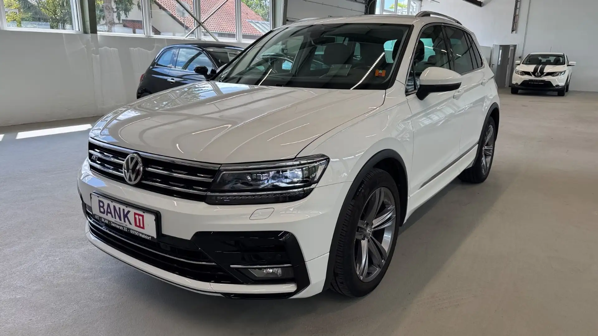 Volkswagen Tiguan R-Line Virtual ACC HeadUp AHK Weiß - 1