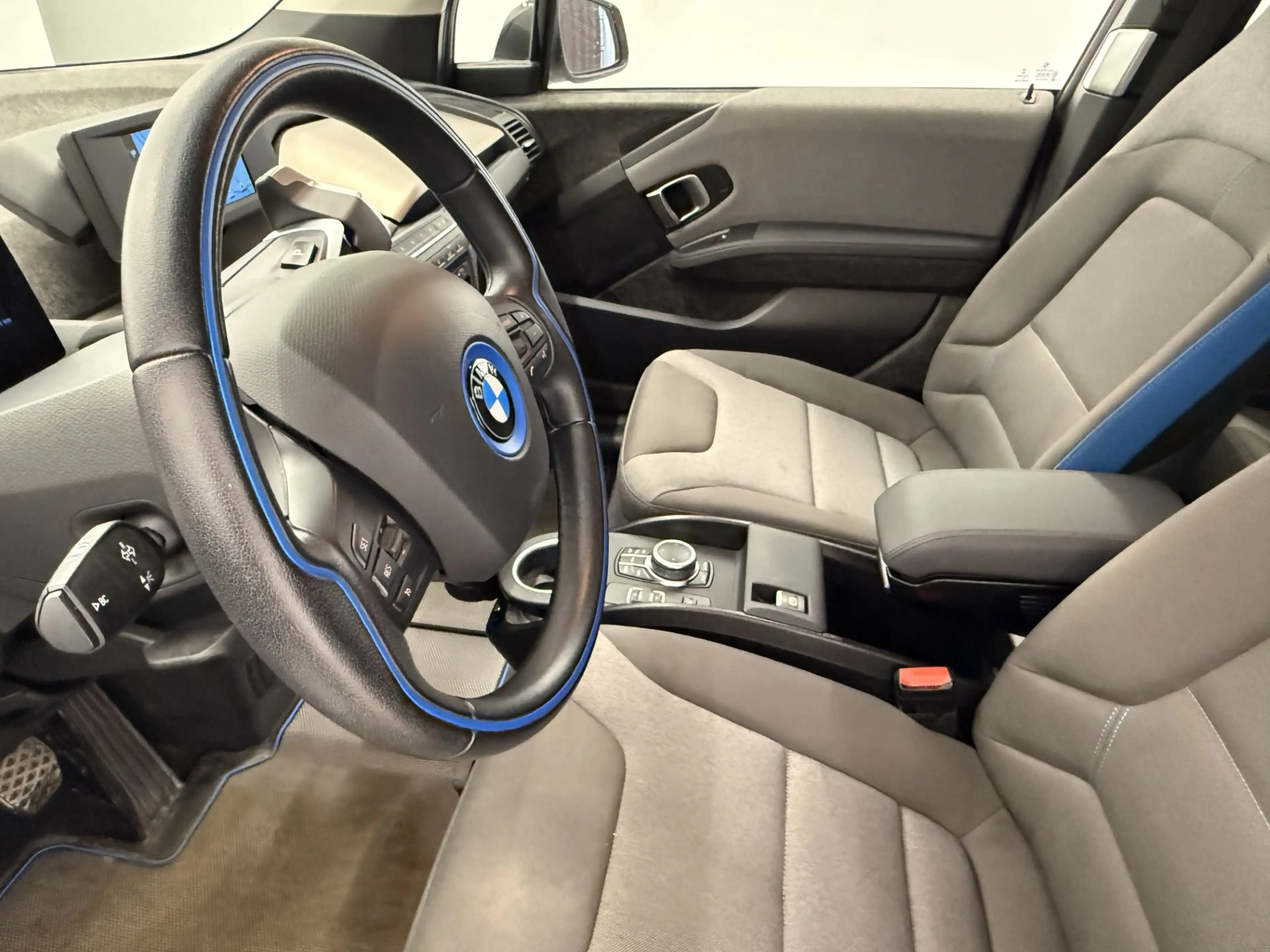 BMW i3 — photo 7
