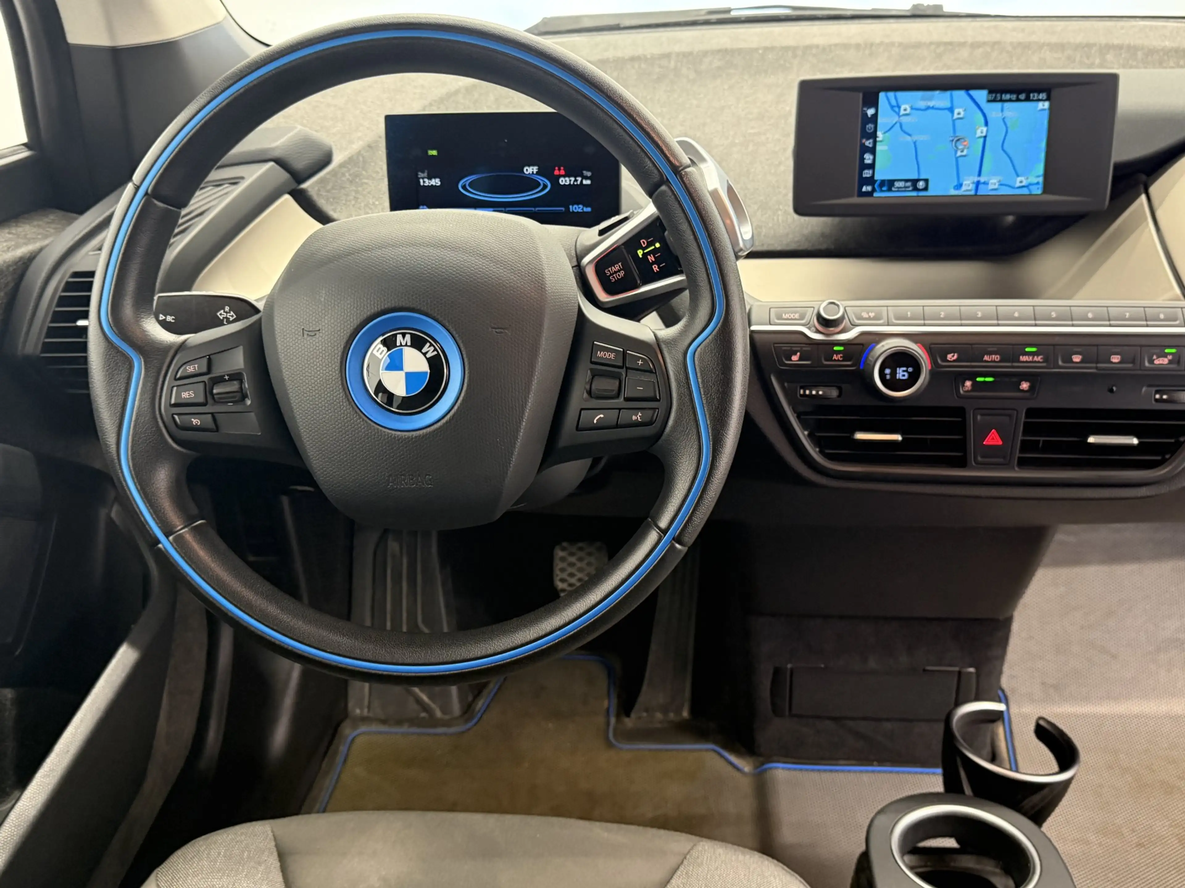 BMW i3 — photo 6