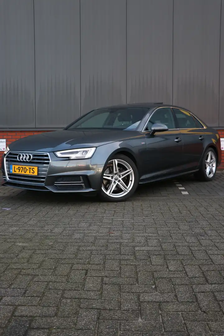 Audi A4 Limousine 1.4 TFSI Sport 3 x Sline Open dak | Leer Gris - 2