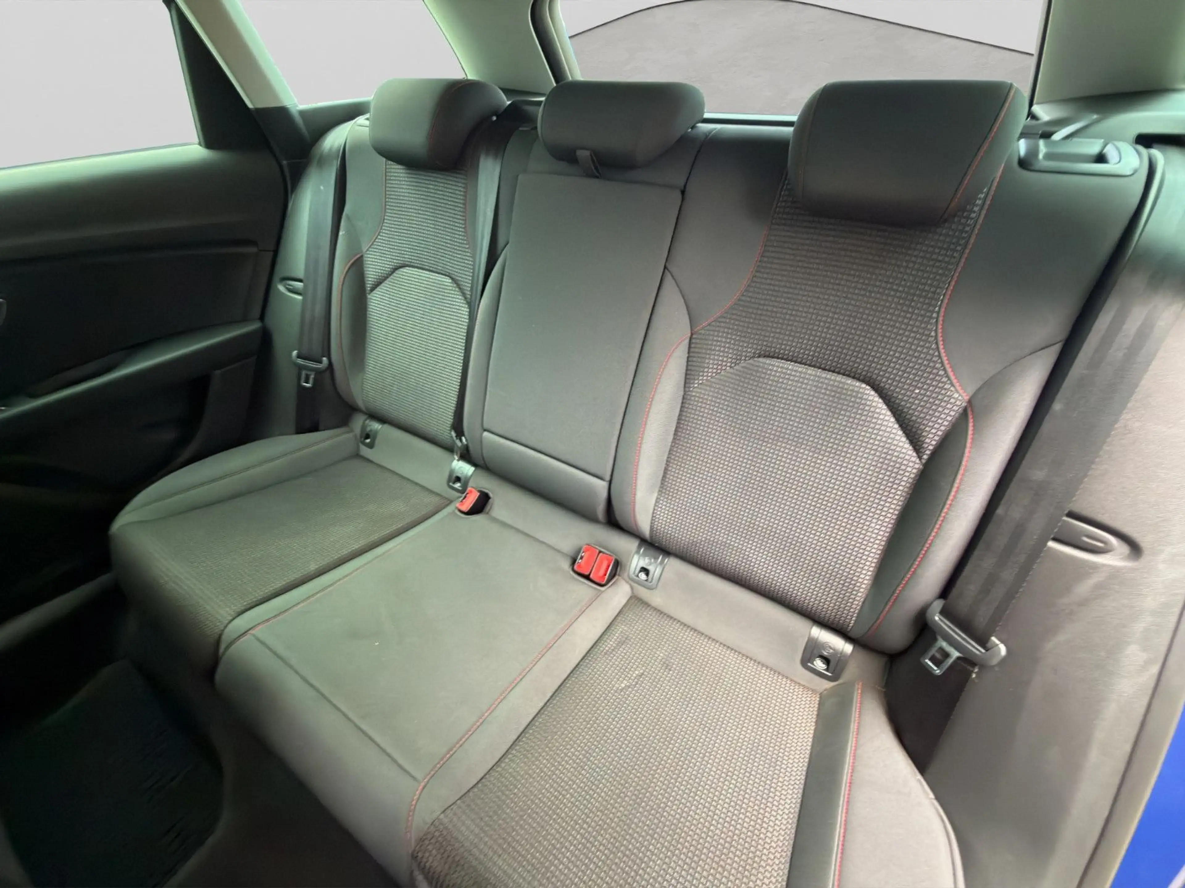 SEAT Leon 1.5 150PS FR-Line SITZH NAV TÜV+Insp. NEU — photo 14