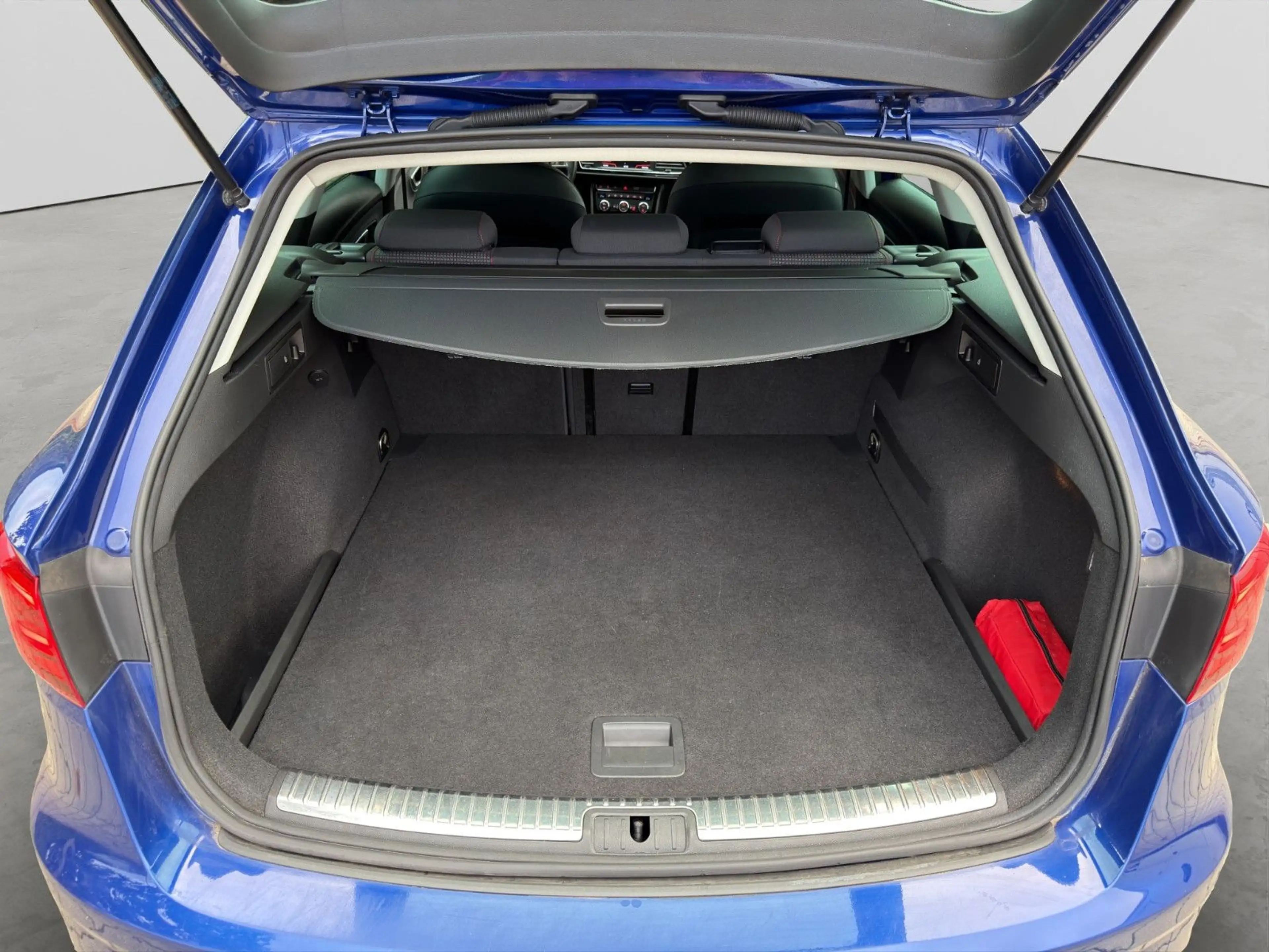 SEAT Leon 1.5 150PS FR-Line SITZH NAV TÜV+Insp. NEU — photo 10