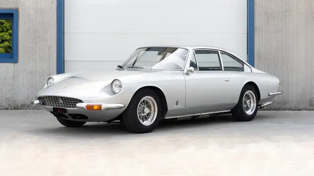 Ferrari 365 GT 2+2