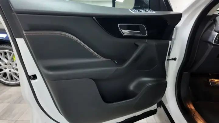 Jaguar F-Pace 2019, foto 17