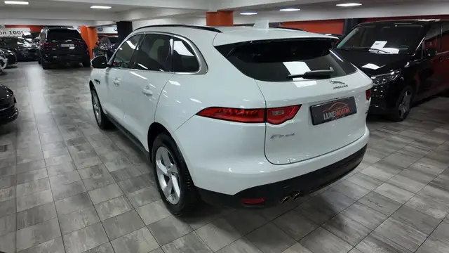Jaguar F-Pace view 4