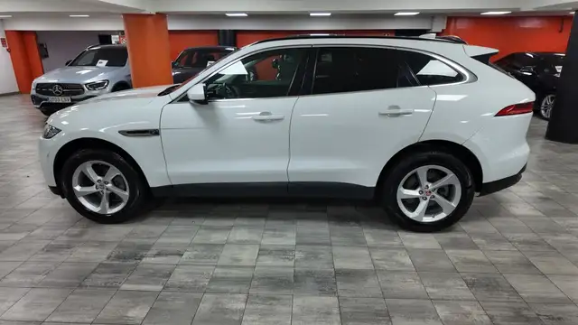 Jaguar F-Pace view 3
