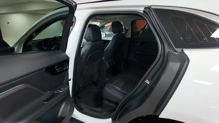 Jaguar F-Pace 2019, foto 37