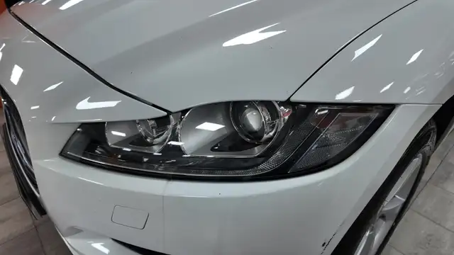 Jaguar F-Pace view 10