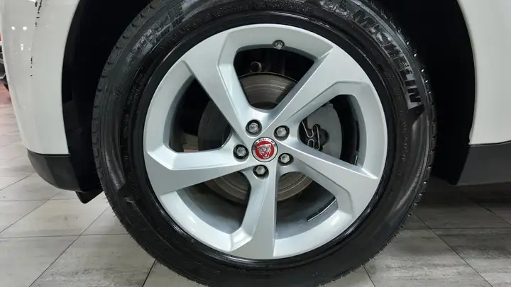 Jaguar F-Pace 2019, foto 11