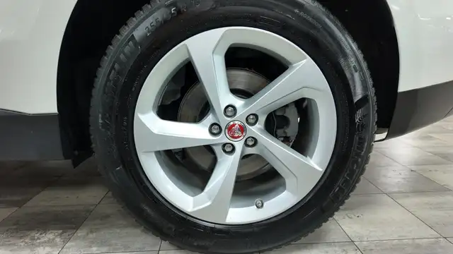 Jaguar F-Pace view 14