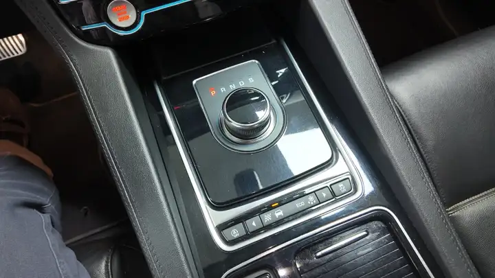 Jaguar F-Pace 2019, foto 35