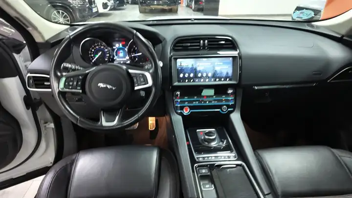 Jaguar F-Pace 2019, foto 42