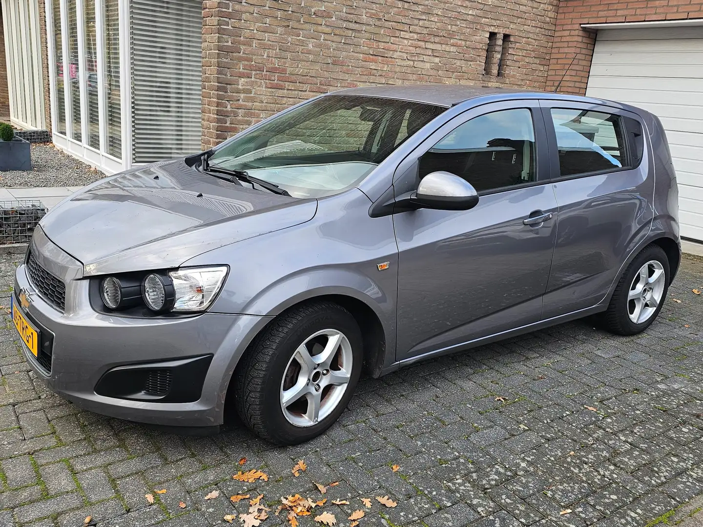 Chevrolet Aveo Aveo 1.4 LT Grijs - 2