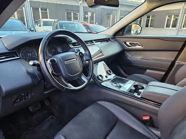 Land Rover Range Rover Velar view 8