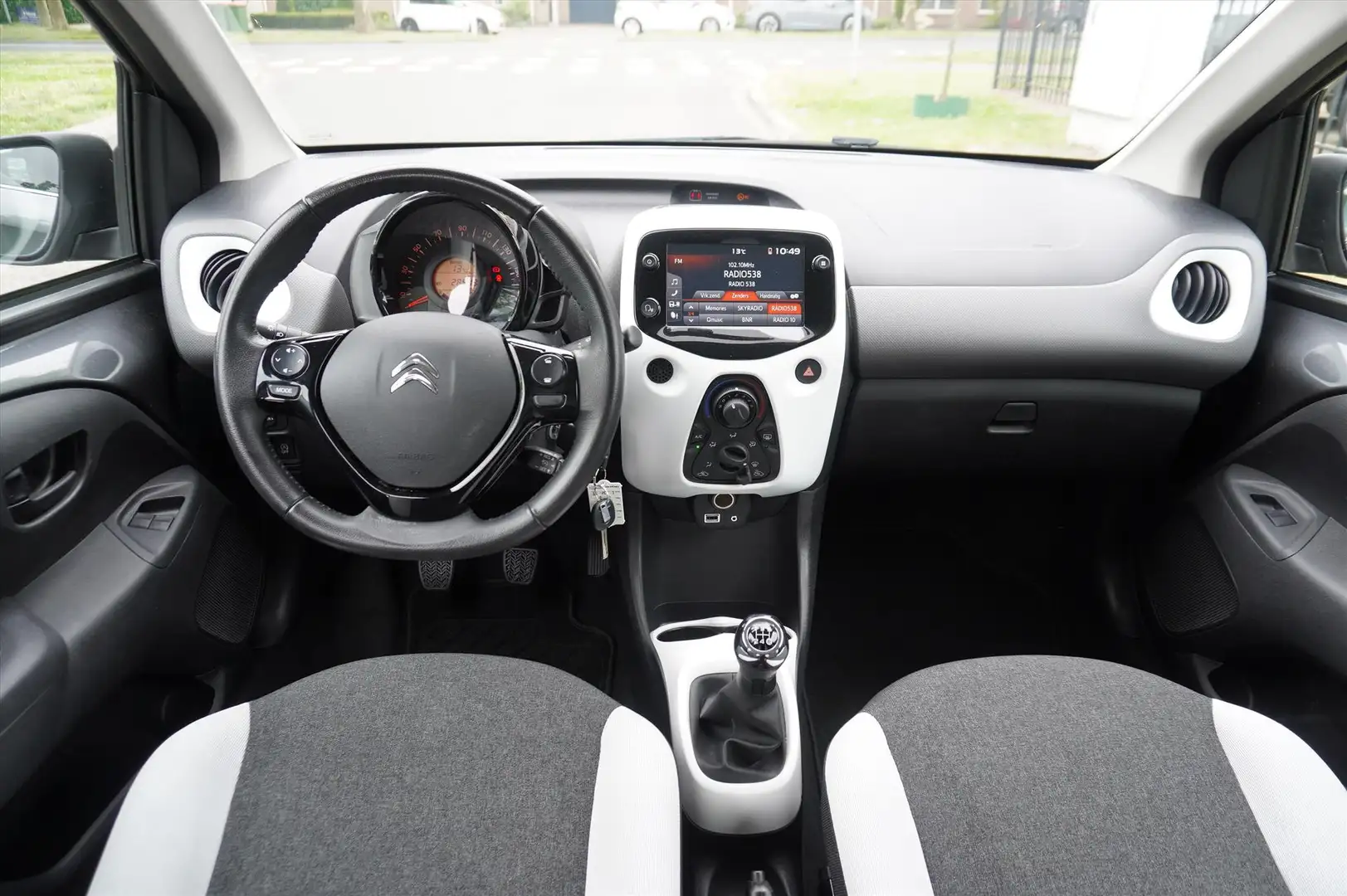 Citroen C1 1.0 VTi 72PK S&S 5D Feel Multimedia Airco 28.508 K Grijs - 2