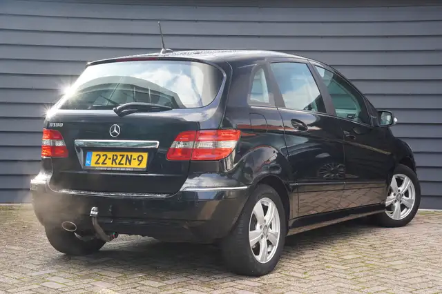 Mercedes-Benz B-Class view 2