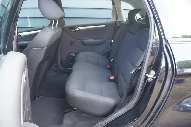 Mercedes-Benz B-Class view 25
