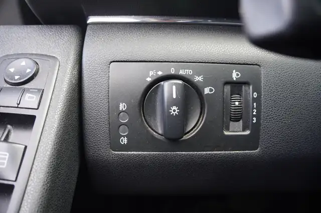 Mercedes-Benz B-Class view 23