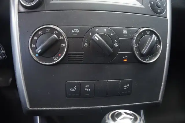 Mercedes-Benz B-Class view 12