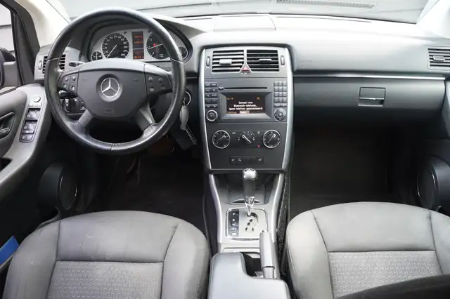 Mercedes-Benz B-Class view 19